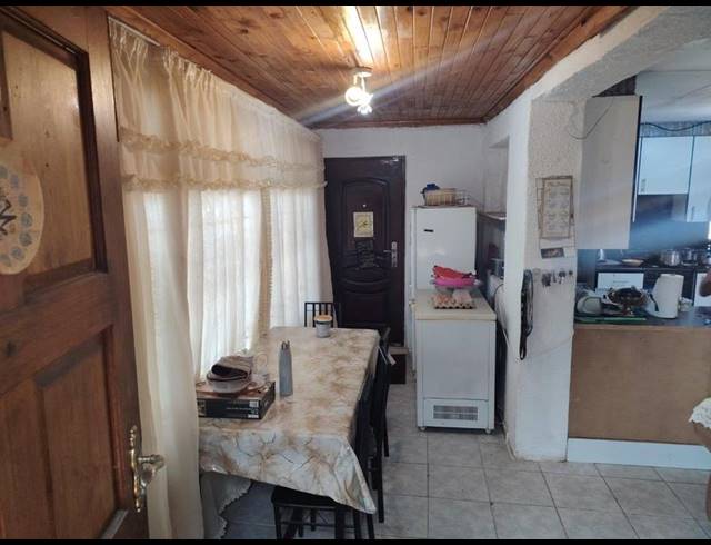 4 BEDROOM HOUSE FOR SALE IN LENASIA SOUTH